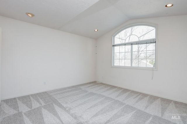 8037 W Innsbrook Ct, Boise, ID 83704