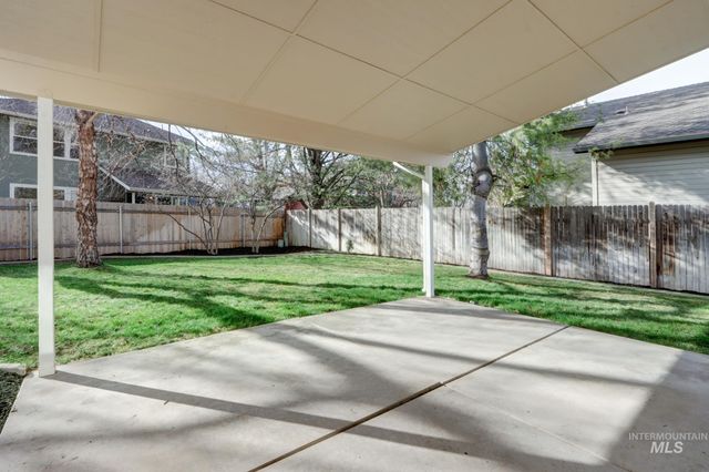 8037 W Innsbrook Ct, Boise, ID 83704