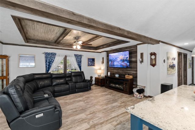 12917 Live Oak Lane, Mont Belvieu, TX 77535