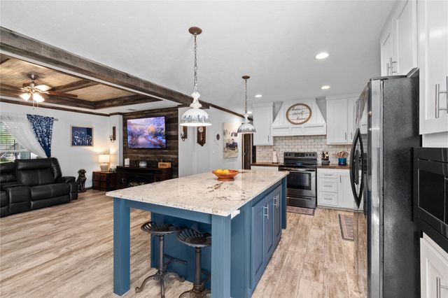 12917 Live Oak Lane, Mont Belvieu, TX 77535