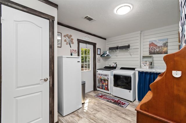 12917 Live Oak Lane, Mont Belvieu, TX 77535