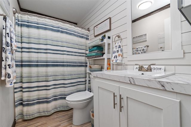 12917 Live Oak Lane, Mont Belvieu, TX 77535