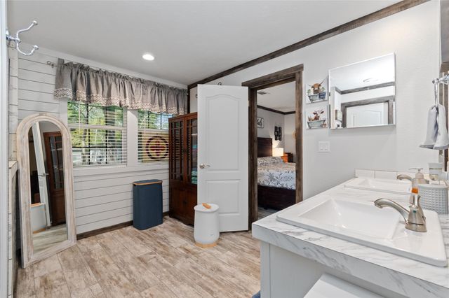 12917 Live Oak Lane, Mont Belvieu, TX 77535