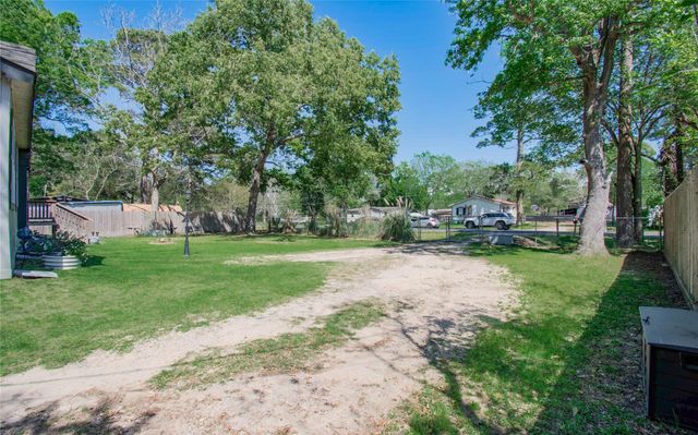 12917 Live Oak Lane, Mont Belvieu, TX 77535