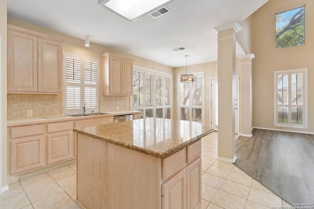 18611 Surreywood, San Antonio, TX 78258