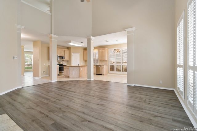 18611 Surreywood, San Antonio, TX 78258