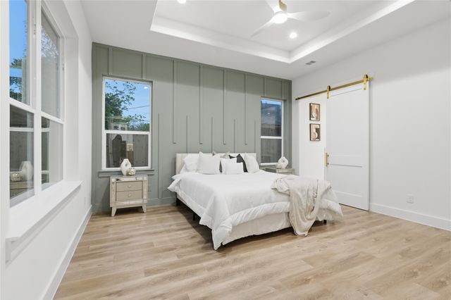 3906 Harlingen Street, Dallas, TX 75212