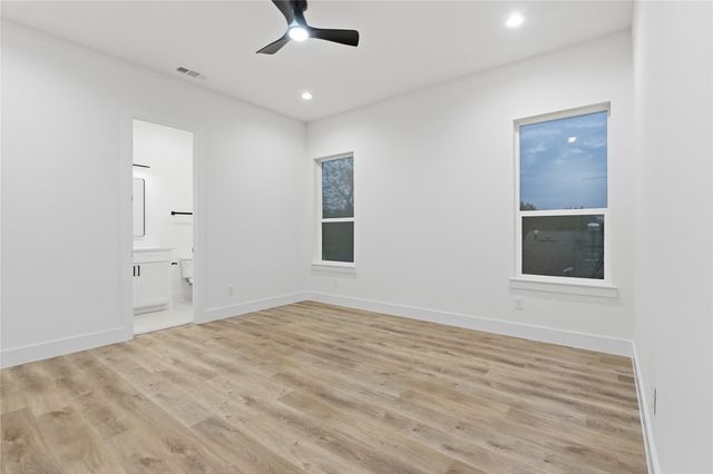 3906 Harlingen Street, Dallas, TX 75212