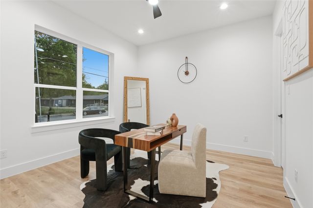 3906 Harlingen Street, Dallas, TX 75212