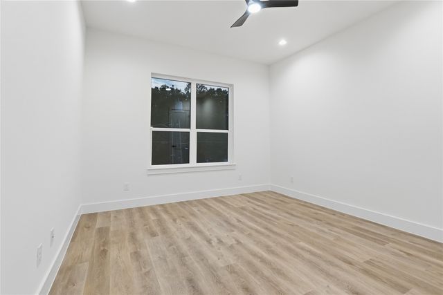 3906 Harlingen Street, Dallas, TX 75212