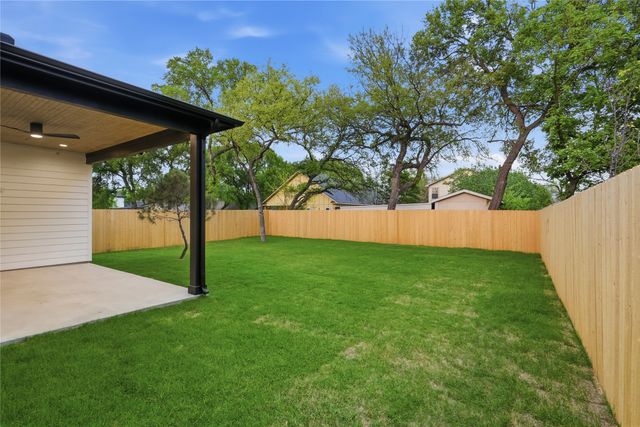 3906 Harlingen Street, Dallas, TX 75212