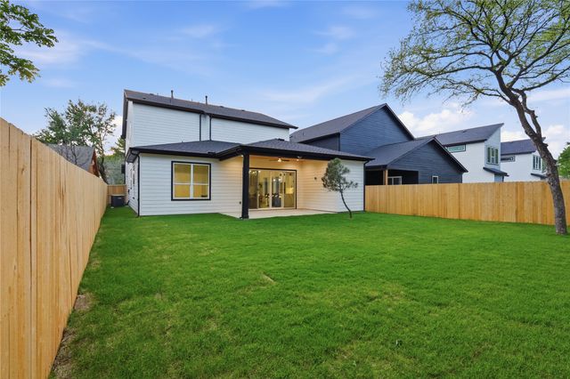 3906 Harlingen Street, Dallas, TX 75212