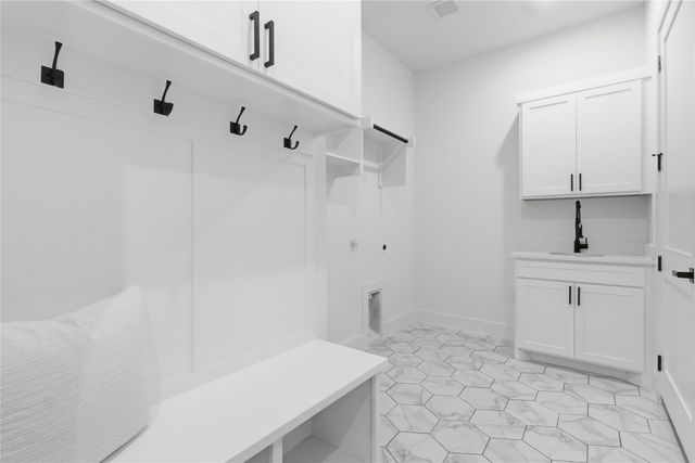 3906 Harlingen Street, Dallas, TX 75212