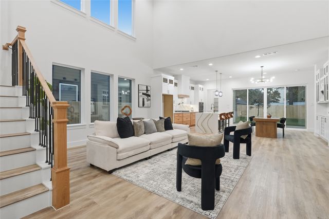 3906 Harlingen Street, Dallas, TX 75212