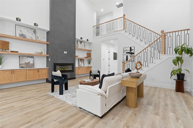 3906 Harlingen Street, Dallas, TX 75212