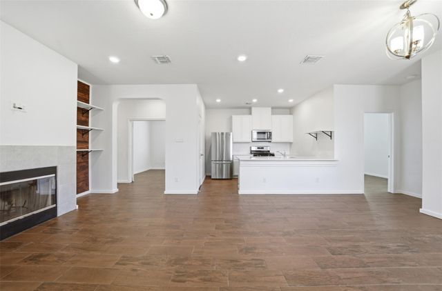 225 Danablu DR, Hutto, TX 78634