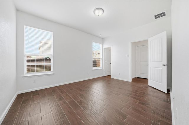 225 Danablu DR, Hutto, TX 78634