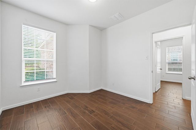 225 Danablu DR, Hutto, TX 78634