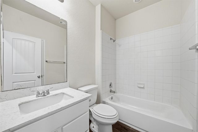225 Danablu DR, Hutto, TX 78634