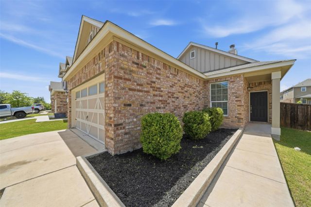 225 Danablu DR, Hutto, TX 78634