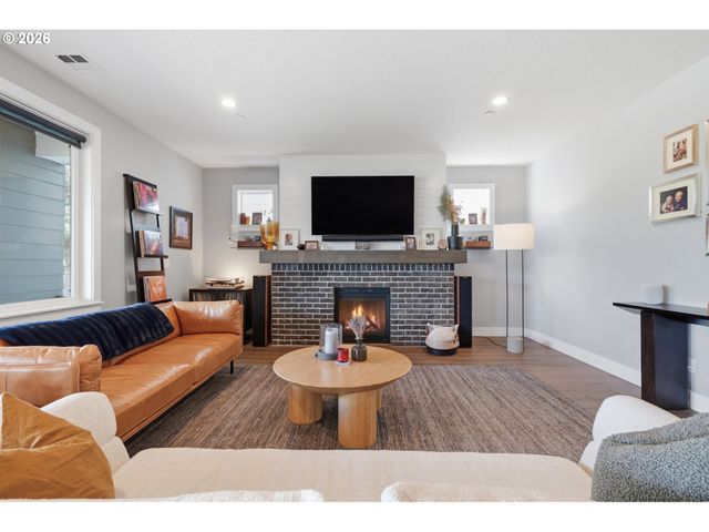 6022 Nw OLYMPIC St, Camas, WA 98607
