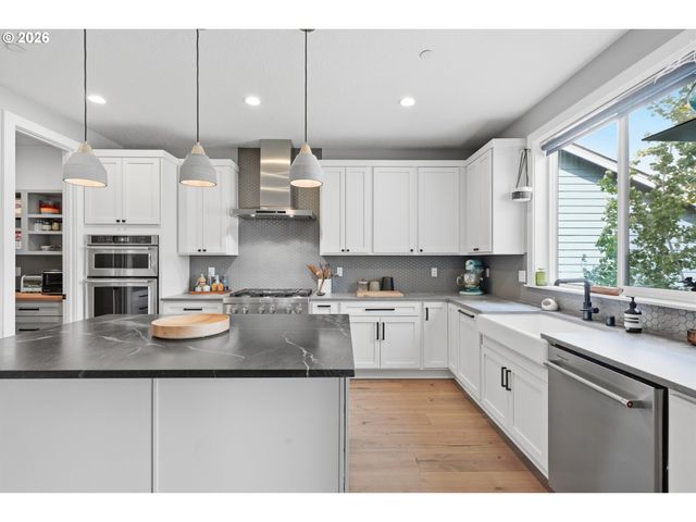 6022 Nw OLYMPIC St, Camas, WA 98607