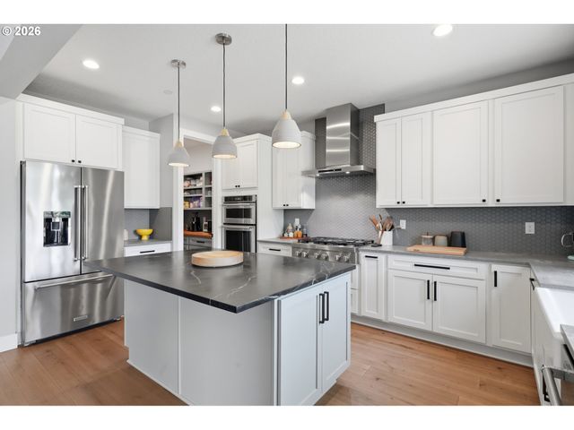 6022 Nw OLYMPIC St, Camas, WA 98607