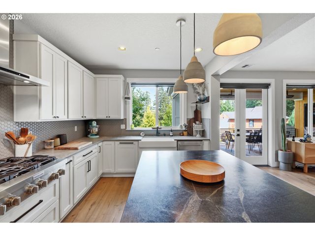 6022 Nw OLYMPIC St, Camas, WA 98607