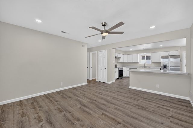 102 2nd Street SE, Rio Rancho, NM 87124