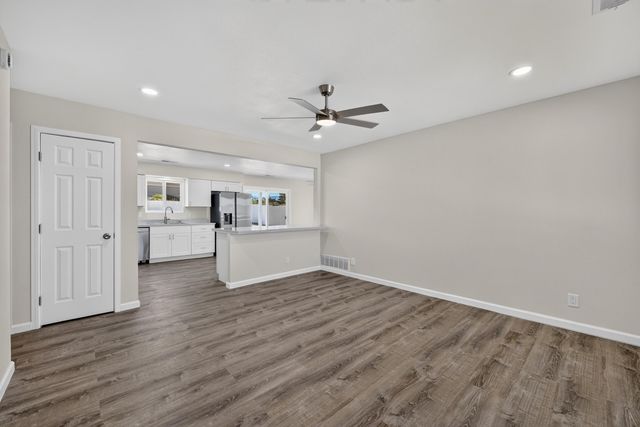 102 2nd Street SE, Rio Rancho, NM 87124