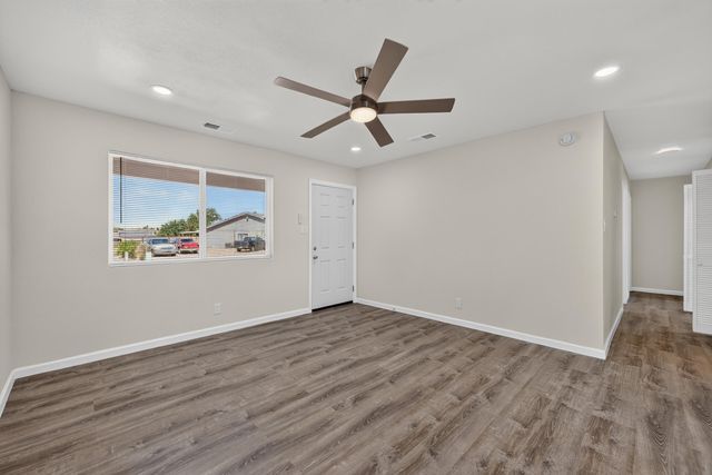 102 2nd Street SE, Rio Rancho, NM 87124