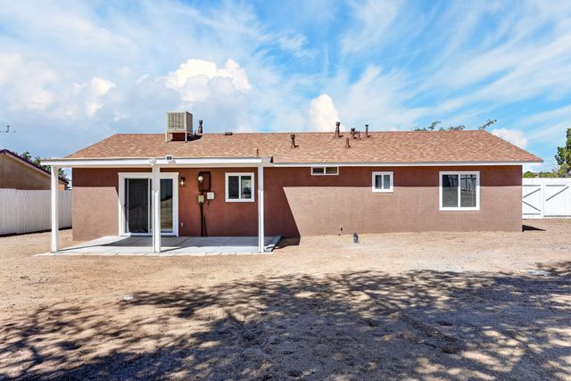 102 2nd Street SE, Rio Rancho, NM 87124