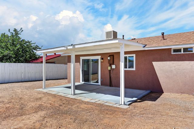 102 2nd Street SE, Rio Rancho, NM 87124
