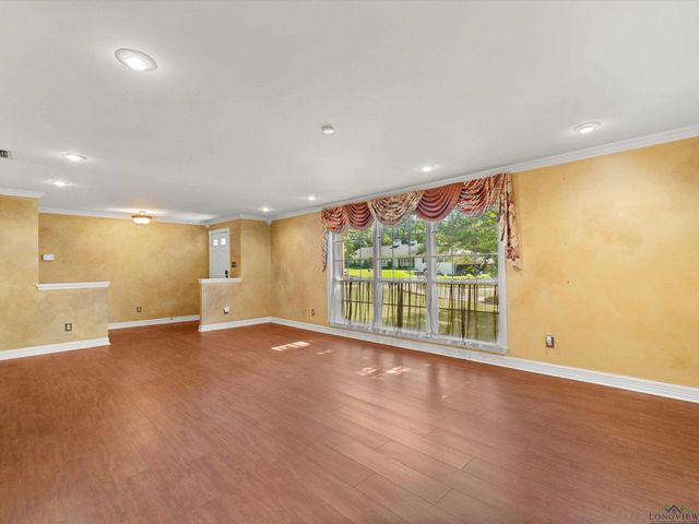 6 Lindsey Ln, Longview, TX 75601