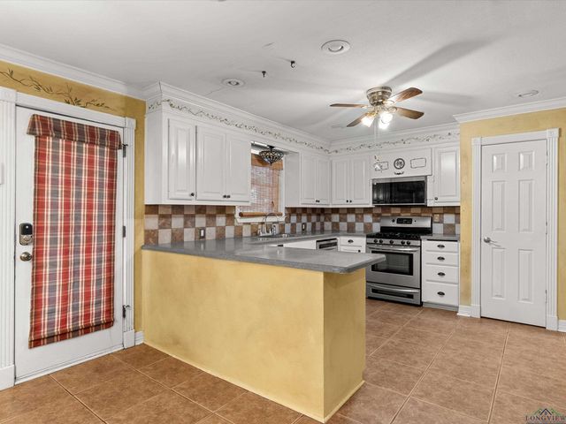 6 Lindsey Ln, Longview, TX 75601