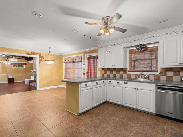 6 Lindsey Ln, Longview, TX 75601