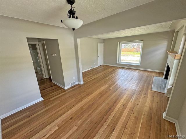 19210 Patton Street, Detroit, MI 48219