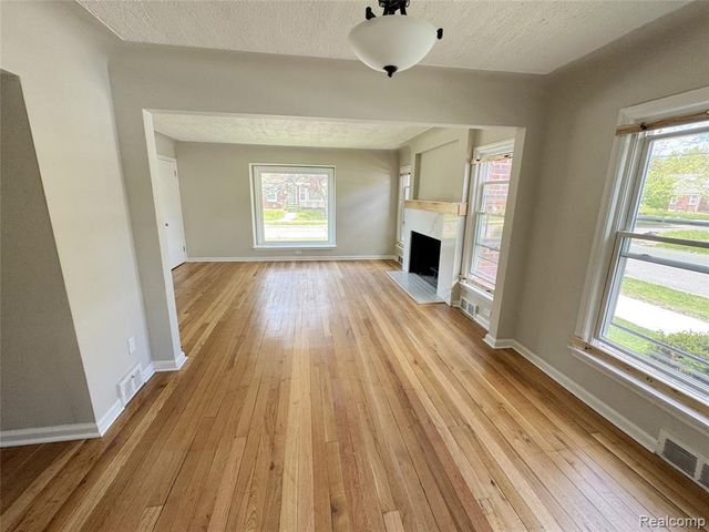 19210 Patton Street, Detroit, MI 48219