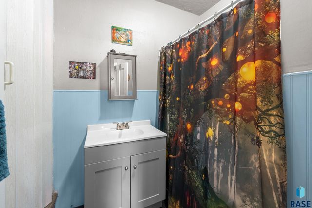 816 W 5th St Street, Sioux Falls, SD 57104