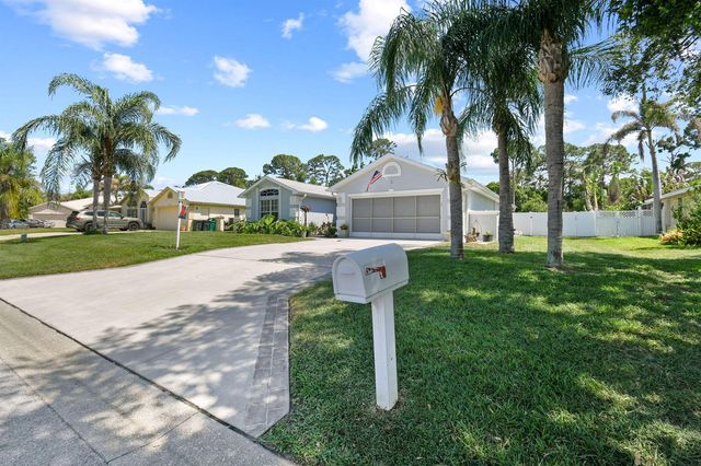 6727 Dickinson Terrace, Port St. Lucie, FL 34952