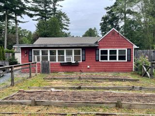 9 Everett Street, Carver, MA 02330