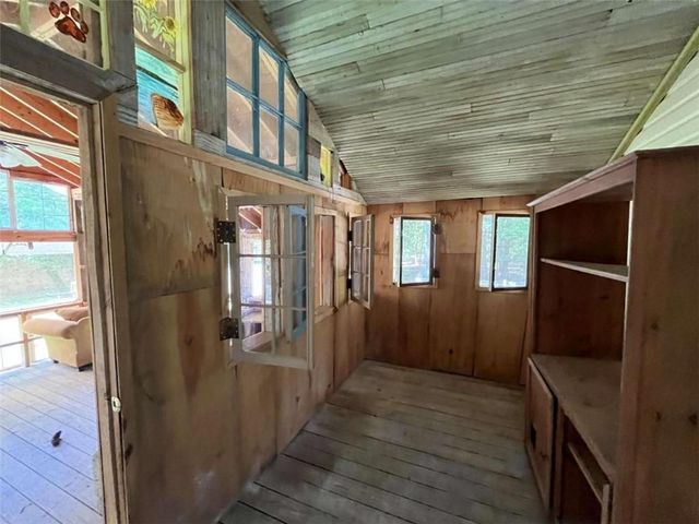 1725 NE Floyd Springs Road, Armuchee, GA 30105