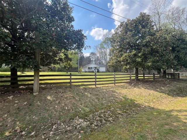 1725 NE Floyd Springs Road, Armuchee, GA 30105