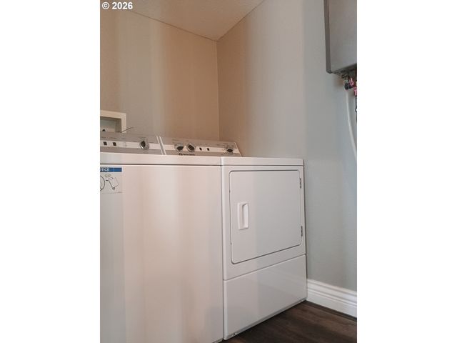 760 W BALLF St, Roseburg, OR 97471