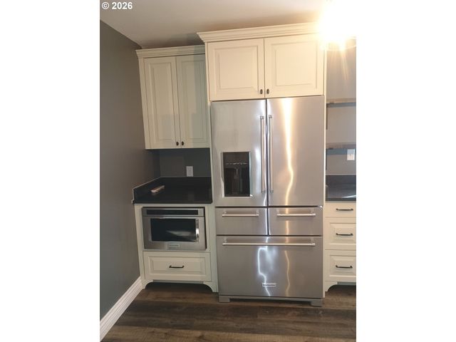 760 W BALLF St, Roseburg, OR 97471