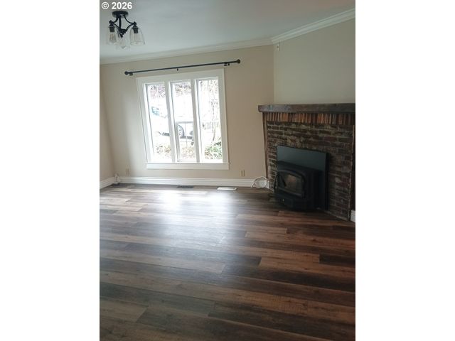 760 W BALLF St, Roseburg, OR 97471