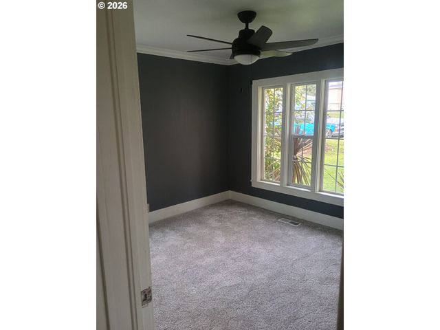 760 W BALLF St, Roseburg, OR 97471