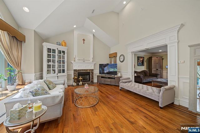 29 Meadow Street, Demarest, NJ 07627