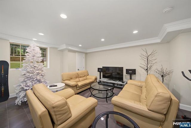 29 Meadow Street, Demarest, NJ 07627