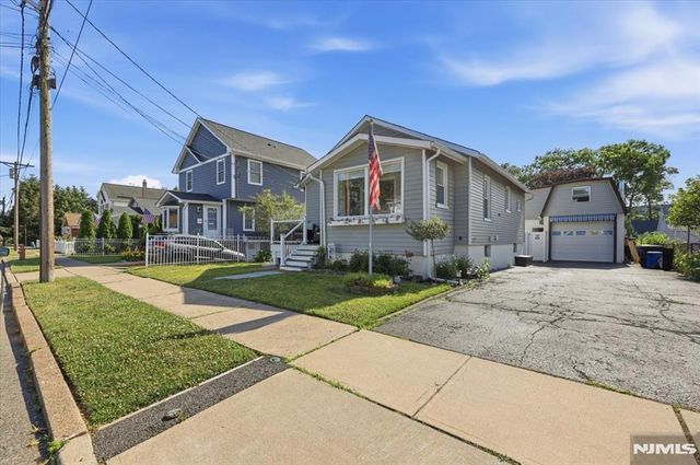 66 7th Avenue, Hawthorne, NJ 07506